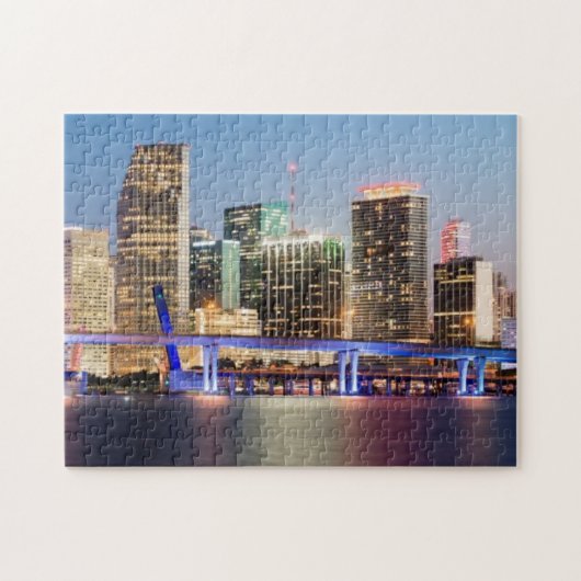 Belichtete Skyline von im Stadtzentrum gelegenem Puzzle (Horizontal)