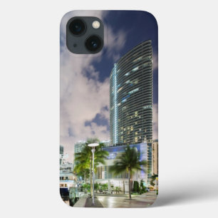 Belichtete Türme in der Miami-Fluss-Ufergegend Case-Mate iPhone Hülle