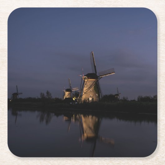 Belichtete Windmühle am blauen Stunden-Untersetzer Rechteckiger Pappuntersetzer (Vorderseite)