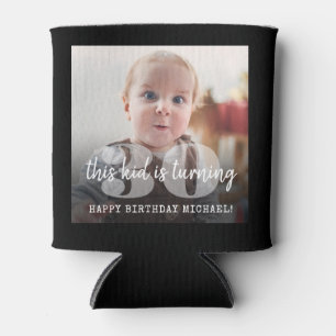 Beliebiger Geburtstag "Dieses Kind" Simple Modern Dosenkühler