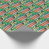 Beliebter irischer Mann mit vierblättrigen Nischen Geschenkpapier (Ecke)