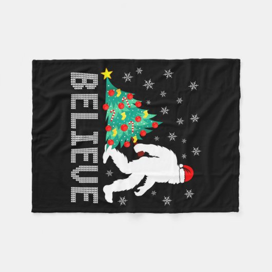 Believe Bigfoot Sasquatch Santa Reindeer Christmas Fleecedecke (Vorderseite (Horizontal))