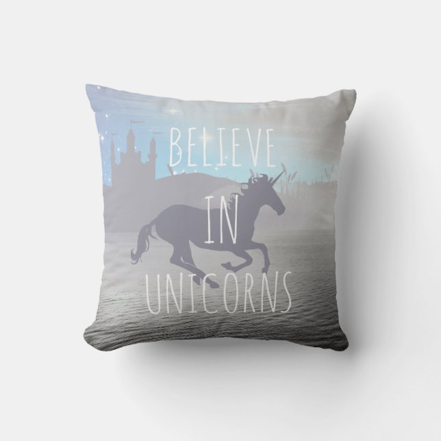 Believe in Unicorns Whimsical Art Kissen (Vorderseite)