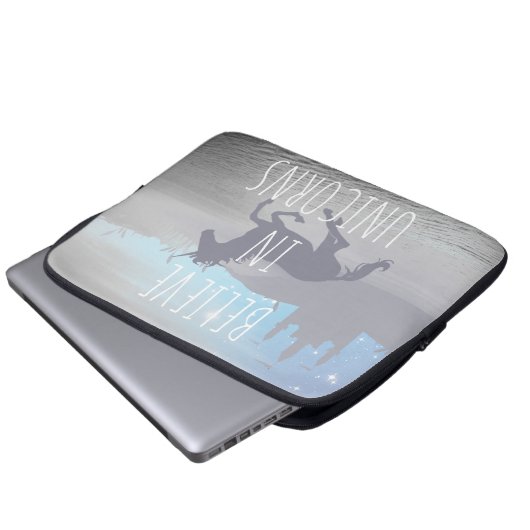Believe in Unicorns Whimsical Art Laptopschutzhülle (Vorne Knopf)