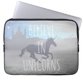Believe in Unicorns Whimsical Art Laptopschutzhülle (Vorderseite)