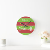 Believe In Your Elf Runde Wanduhr (Zuhause)