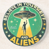 Believe in Yourself with Aliens Round Sign Getränkeuntersetzer (Vorne)