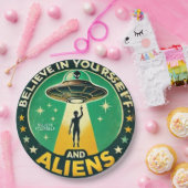 Believe in Yourself with Aliens Round Sign Pappteller (Party)