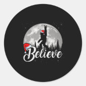 Believe Xmas Santa Bigfoot Sasquatch In Moon Light Runder Aufkleber (Vorderseite)