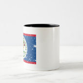 Belize-Flagge Zweifarbige Tasse (Mittel)