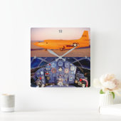 BELL X-1 ‚GLAMOROUS GLENNIS‘ QUADRATISCHE WANDUHR (Zuhause)