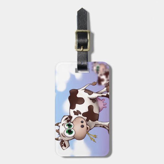 Bella die Kuh, die Heu auf eine Hügel-Oberseite Gepäckanhänger (Vorderseite vertikal)