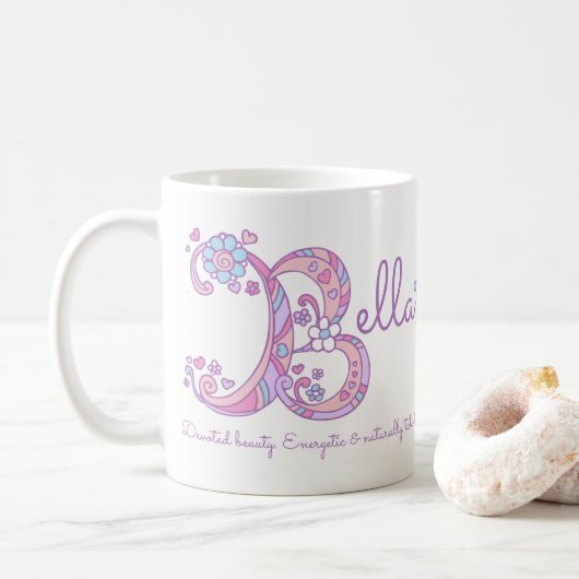 Bella Name bedeutet Herz-Blume-B-Monogramm-Tasse Kaffeetasse (Mit Donut)