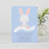 Belüftete Bunny Rabbit Boy Babydusche Einladung (Stehend Vorderseite)