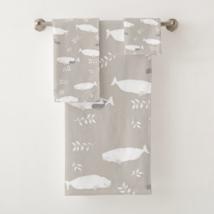 Beluga Whale auf Pastel Gray Illustration  Badhandtuch Set