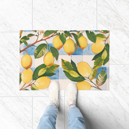 Bemale Limonen auf einer Tischlandschaft  Fußmatte (Indoor)