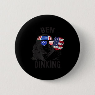 Ben trinkt Pickleball-Vintage-Flagge lustige Pickl Button