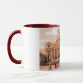 Benedikt XVI. isst Tasse (Links)