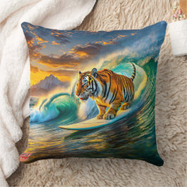 Bengalisch auf einem Surfboard-Design von Rich AMe Kissen