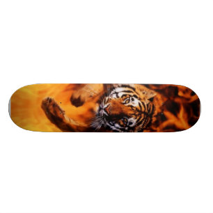 Bengalisch-Tiger-Springen-Flammen Skateboard