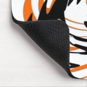 Bengalische Farbtöne in orangefarbenen und schwarz Mousepad (Ecke)