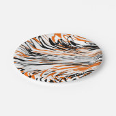 Bengalische Farbtöne in orangefarbenen und schwarz Pappteller (Schrägansicht)