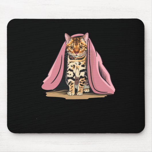 Bengalische Katze unter rosa Deckenaufkleber Mousepad (Vorne)