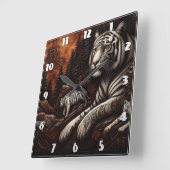 Bengalische Tiger in einem dichten Wald bei Dämmer Quadratische Wanduhr (Winkel)
