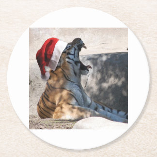Bengalischer Tiger mit einer Weihnachtsmannmütze z Runder Pappuntersetzer
