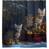 Bengalisches Cat Snowy Sleigh Ride Weihnachtsdekor Duschvorhang (Vorderseite)