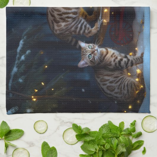 Bengalisches Cat Snowy Sleigh Ride Weihnachtsdekor Geschirrtuch (Gefaltet)