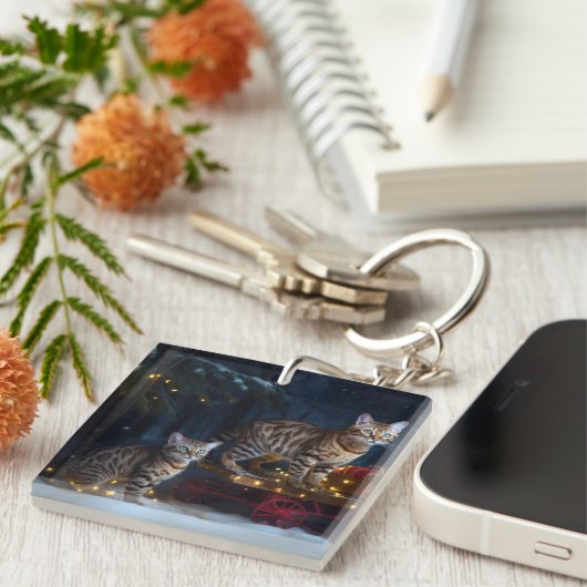 Bengalisches Cat Snowy Sleigh Ride Weihnachtsdekor Schlüsselanhänger (Vorderseite rechts)