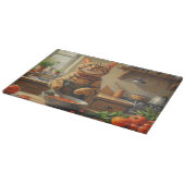 Bengalkatze kocht in der Küche Schneidebrett (Ecke)