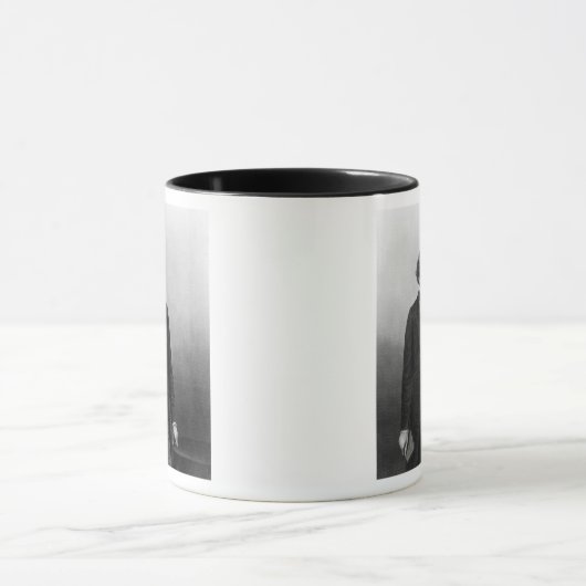 Benjamin Disraeli Tasse (Zentrum)