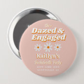 Benommen & Engagiert Groovy 70er-Junggesellinnenab Button (Vorne & Hinten)