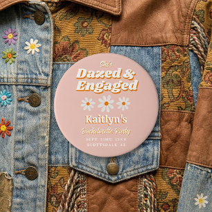 Benommen & Engagiert Groovy 70er-Junggesellinnenab Button