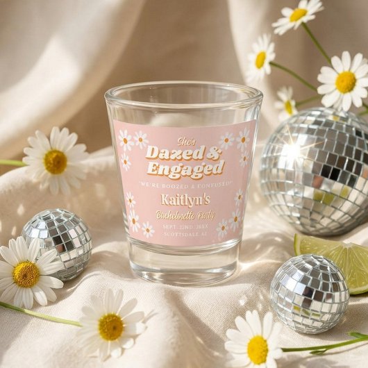 Benommen & Engagiert Groovy 70er-Junggesellinnenab Schnapsglas