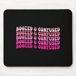 Benommene und verwirrte Junggesellinnen-Abschiedsp Mousepad