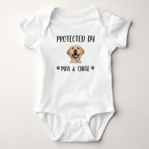 Benutzerdefiniert Geschützt Von Hund-Shirt, Geschü Baby Strampler