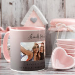 Benutzerdefinierte Foto beste Freunde für Leben sc Tasse<br><div class="desc">Ein schick schwarz, braun Kaffee latte farbigen Farbverlauf Hintergrund. Personalisieren und fügen Sie Ihr eigenes Foto, Auswahl Ihrer besten Freunde(s) Ihren Namen und Ort der Veranstaltung. Der Text: Friends for Life ist mit einem modernen handgeschriebenen Stilskript geschrieben. Schwarzer Text. Perfekt als Geschenk für sich selbst oder als Geburtstag- oder Weihnachtsgeschenk...</div>