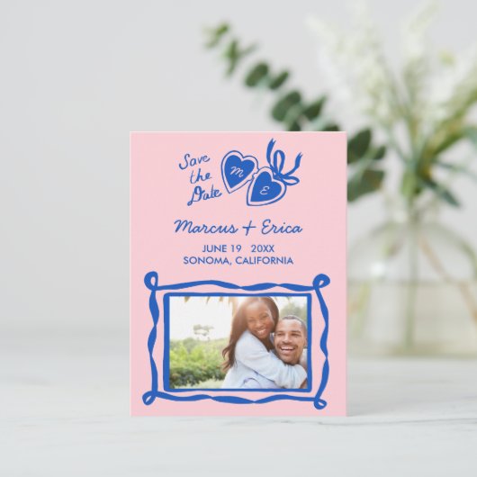 Benutzerdefinierte Foto-Initialen Save the Date fü Postkarte (Stehend Vorderseite)