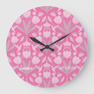 Benutzerdefinierte girly rosarote Skandi-Kolibris- Große Wanduhr