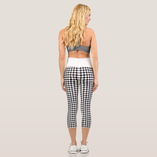 Benutzerdefinierte Initialen für Schwarz-weiße Sch Capri Leggings (Rückseite)