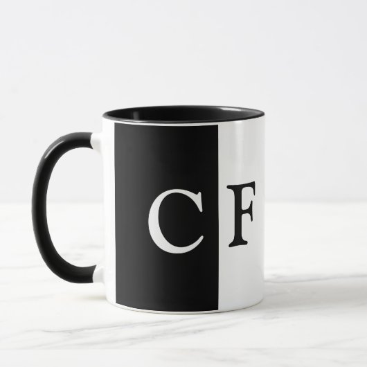 benutzerdefinierte Initialen in Schwarzweiß Tasse (Links)