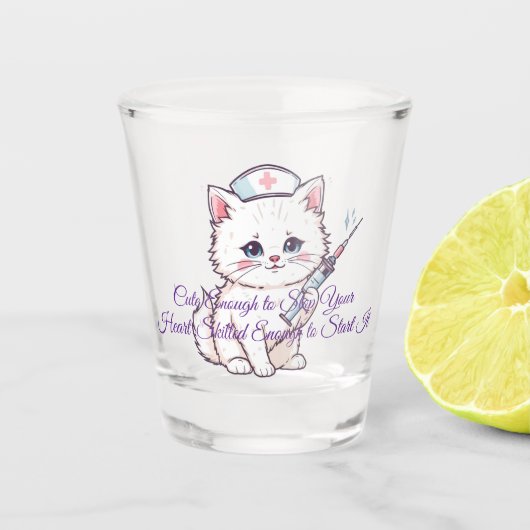 Benutzerdefinierte Krankenschwester Katze Skilled  Schnapsglas (Vorderseite)