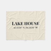 Benutzerdefinierte Lake House-Koordinaten Fleecedecke (Vorderseite (Horizontal))