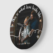 Benutzerdefinierte LIEBE "So sieht Liebe aus" Foto Große Wanduhr (Winkel)