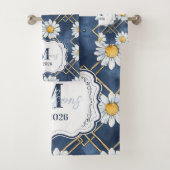 Benutzerdefinierte Marine-Daisy-Gingham-Monogramm- Badhandtuch Set (Insitu)