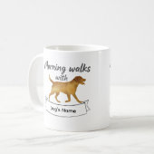 Benutzerdefinierte Morgenspaziergänge Mit Labrador Kaffeetasse (Vorderseite Links)