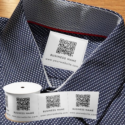Benutzerdefinierte QR-Code-Bekleidungsmarken beim  Satinband